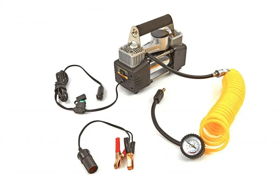 Preț redus Compresor auto 12V cu accesorii – HBM 8305